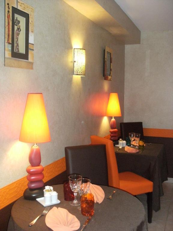 Les Confins Du Perche Hotel Tuffe Luaran gambar